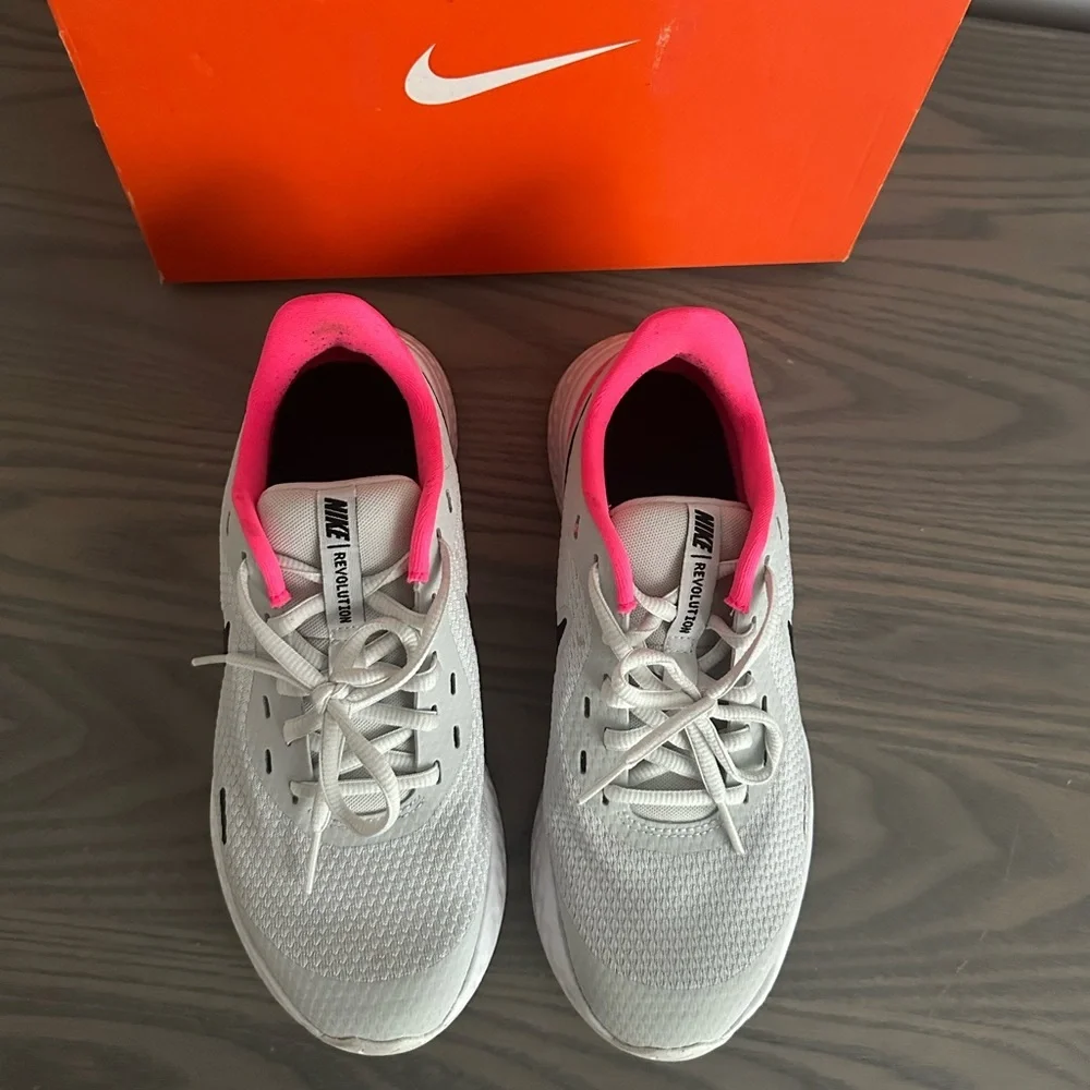 Nike lace size up